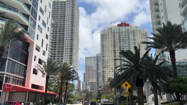 a-tz5-18-desantis-condo-wfora697.jpg