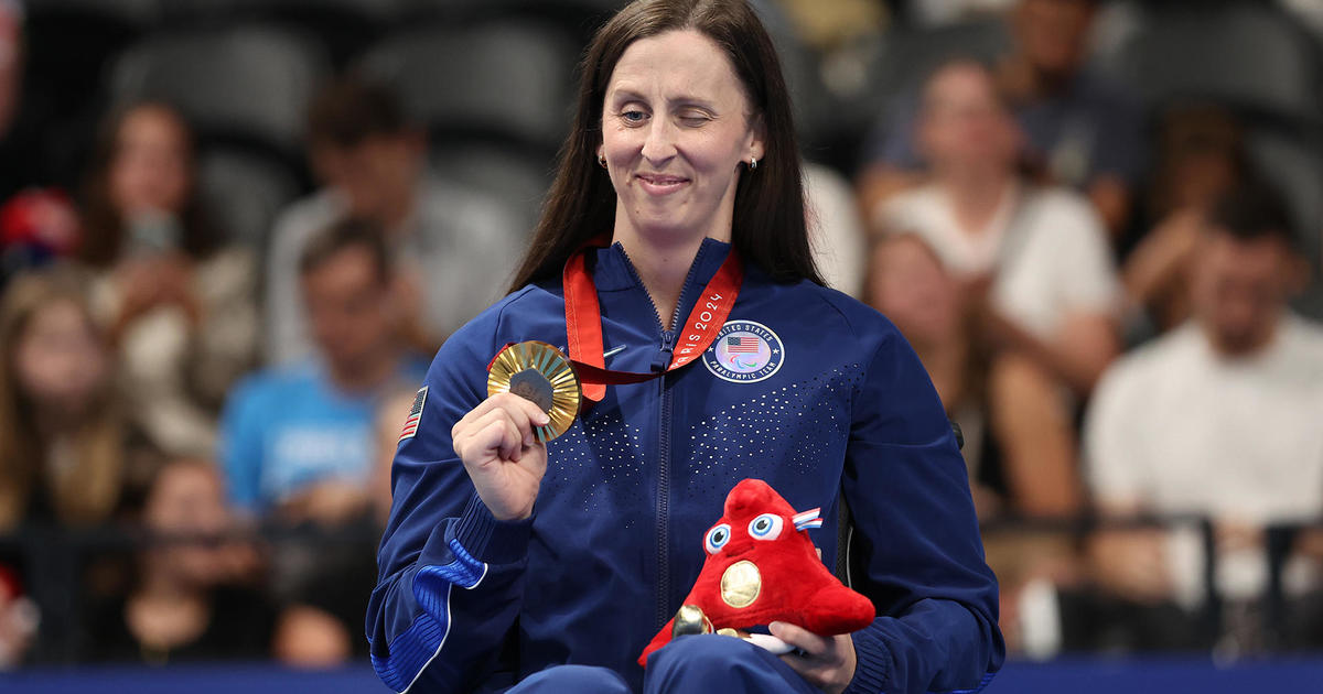 Paralympian Leanne Smith returns to Massachusetts with 2 gold medals