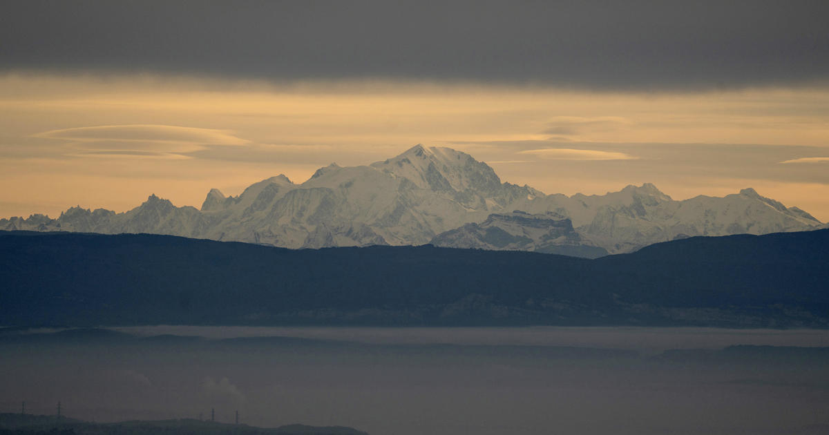 4 climbers found dead on Mont Blanc after phone connection cuts out