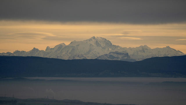 Hiker falls to death in Mont Blanc massif day after 4 climbers found dead on iconic peak