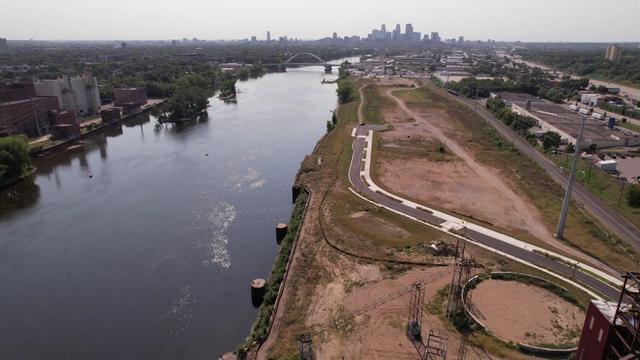 mississippi-river-walk-drone-dji-0214-00-08-0826.jpg 