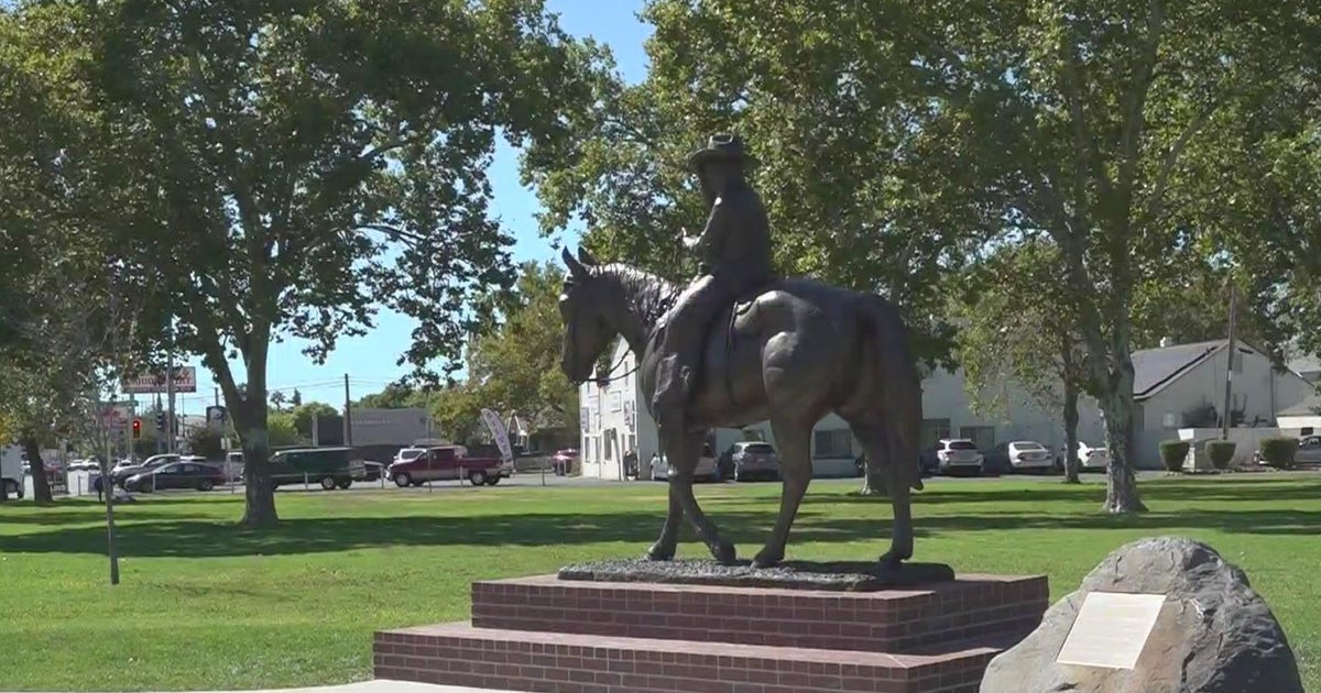 Local rodeo legend honored with bronze statue in Marysville