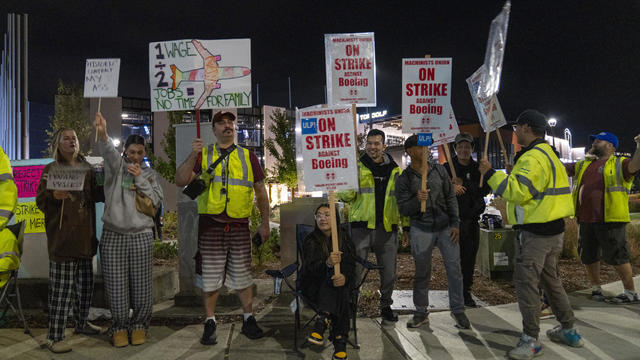 Boeing CEO Warns Workers Strike Would Jeopardize Its Recovery 