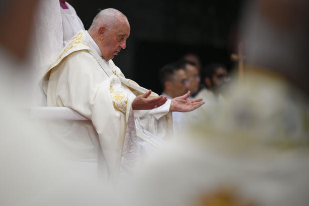 Pope Francis presides over Mass in Singapore 