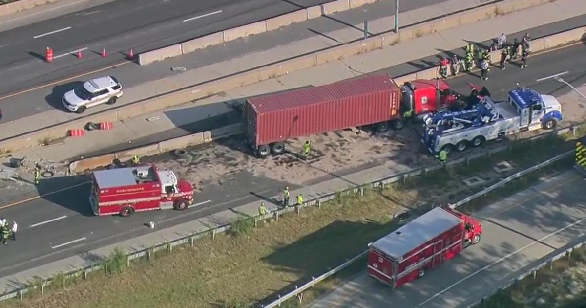 Two injured in highway accident in Chicago area, diesel leak leads to closure of large stretch of highway