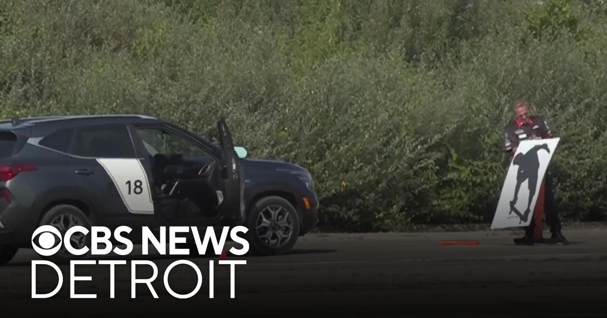 Teens learn to drive safely through simulated hazards