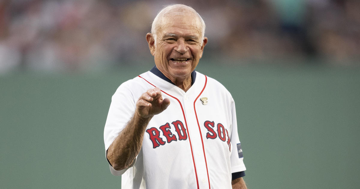 The Red Sox honor Joe Castiglione in the broadcast booth before his final game