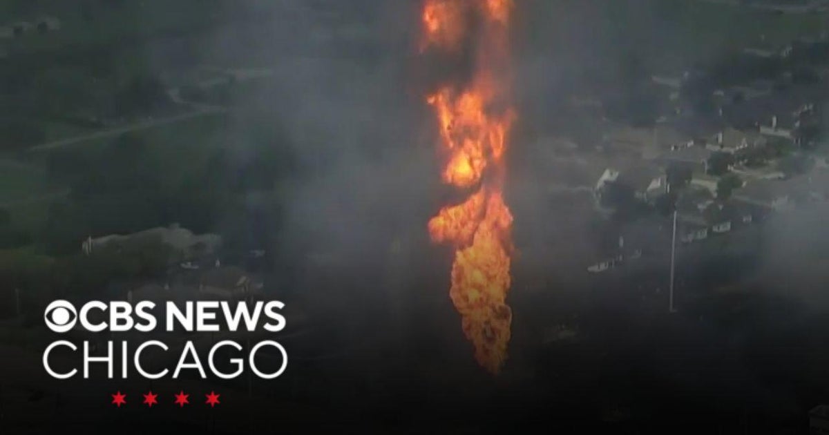 Emergency responders tackle massive pipeline fire - CBS Chicago