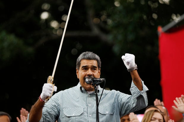 TOPSHOT-VENEZUELA-ELECTION-GOVERNMENT-MADURO