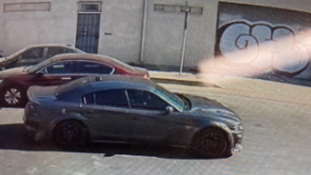 Oakland armed robberies suspect vehicle 