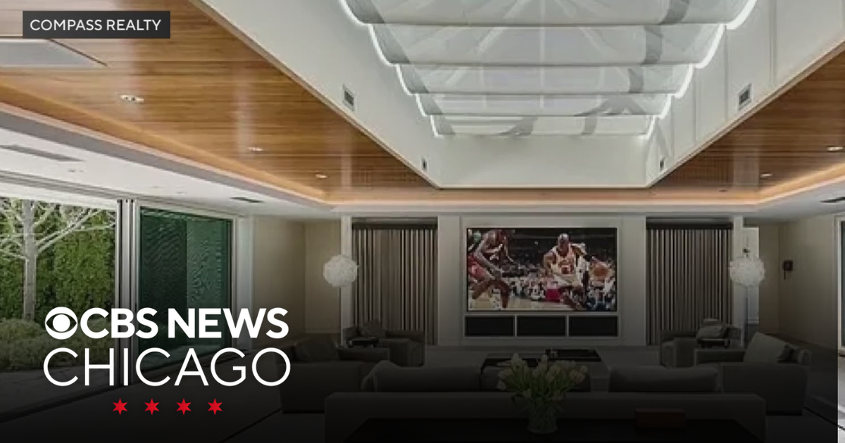 Michael Jordan's Highland Park, Illinois mansion finally under contract(02)