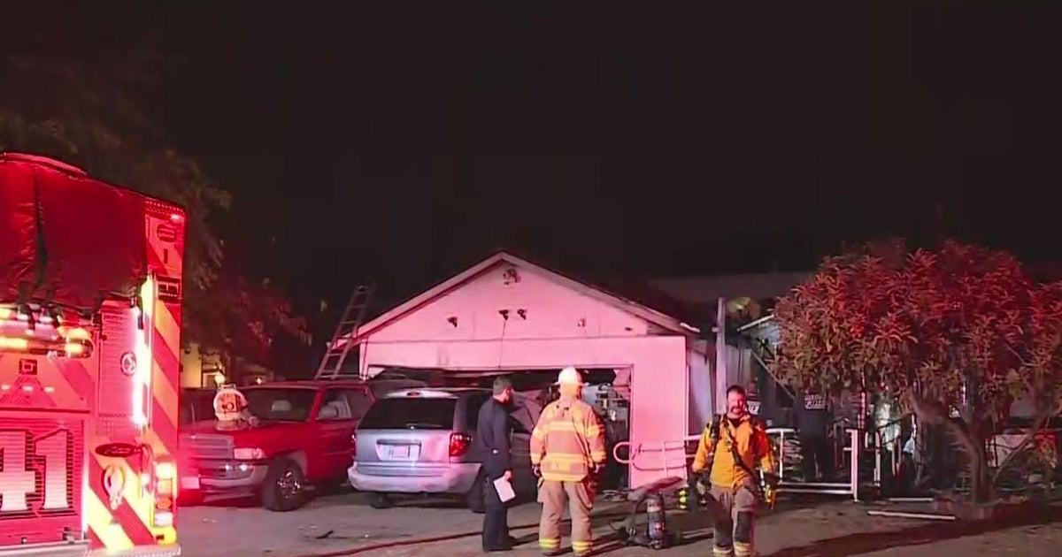 1 dead, 1 hospitalized after house fire in Antelope