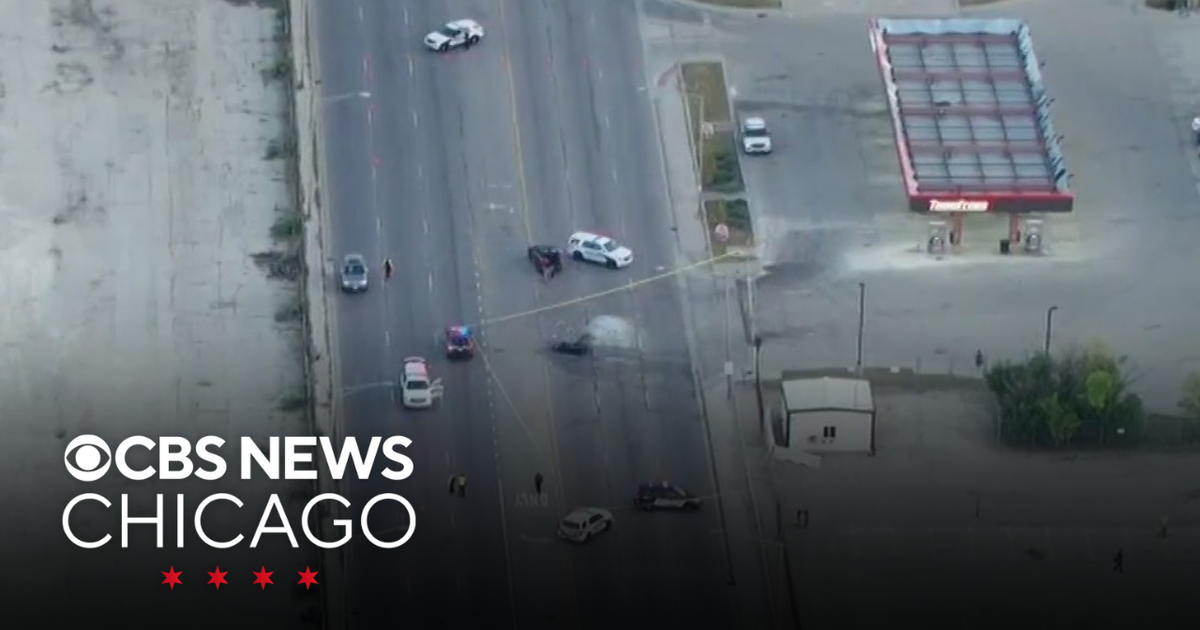 1 killed in motorcycle crash involving truck in Cicero - CBS Chicago