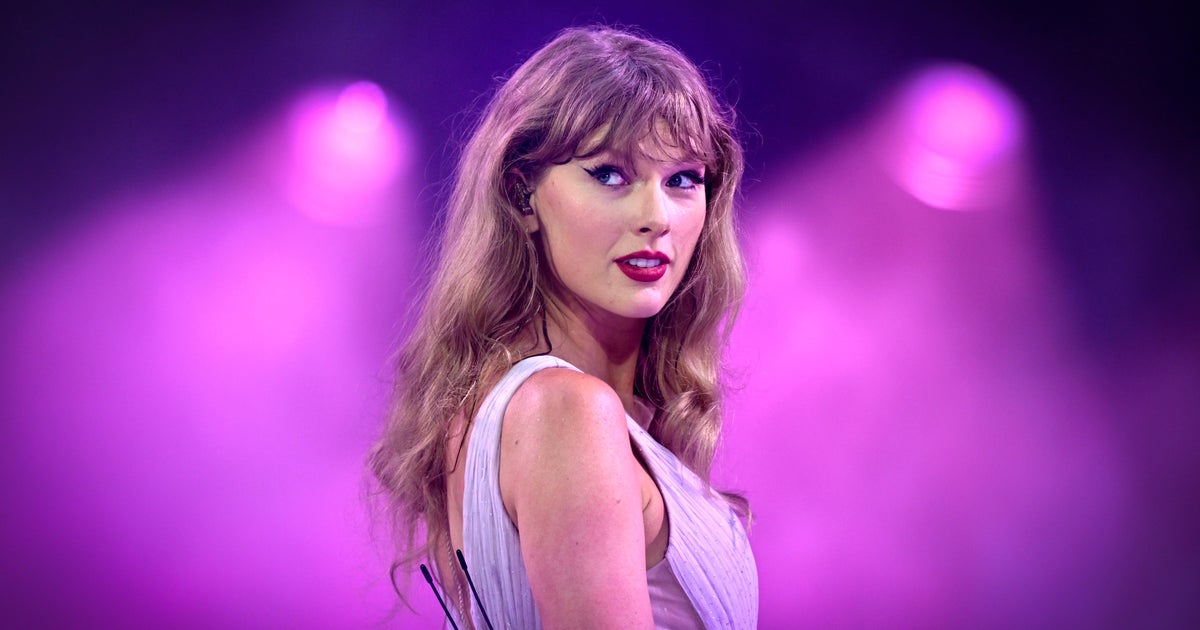 Swifties snap up merchandise ahead of concerts at Hard Rock Stadium Swifties snap up merchandise ahead of concerts at Hard Rock Stadium