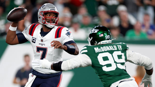 New England Patriots v New York Jets 