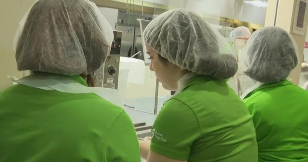 Publix volunteers serve up meals to those in need at Camillus House