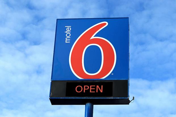 Motel 6 sign and logo 