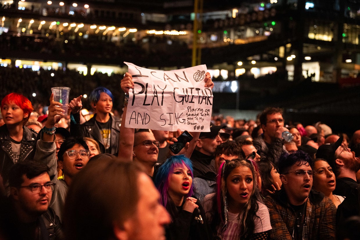 Green Day fans at Oracle Park
