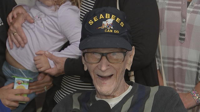 tallant-raw-ww2-vet-honored-0924-concatenated-210228-frame-32564.jpg 