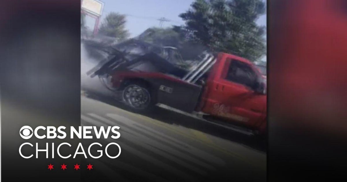Tow truck drivers get into road fight on Chicago's Southwest Side - CBS ...