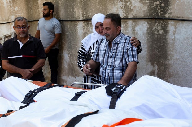 Funeral de pessoas mortas em ataque israelense à cidade de Ain Deleb, em Sidon
