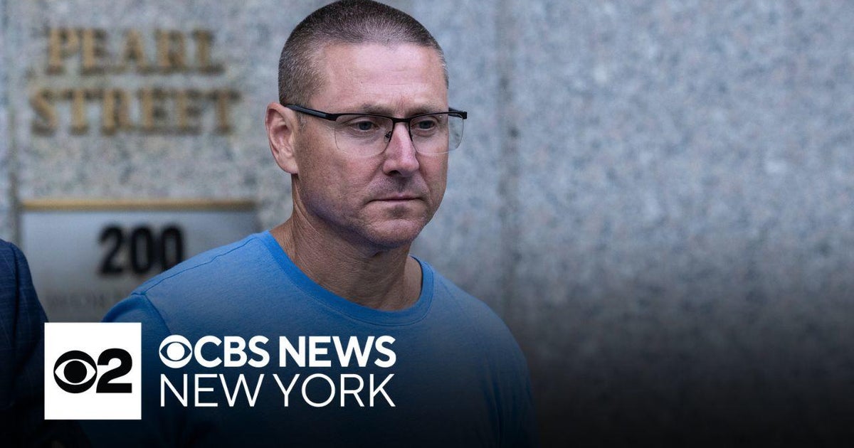 Former FDNY chief to take plea deal in bribery case - CBS New York