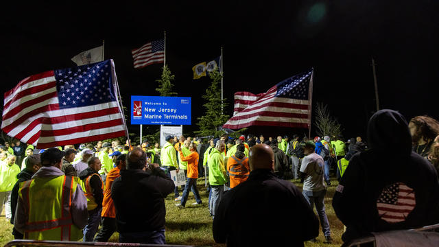 US Dockworker Strike Shutters Eastern And Gulf Coast Ports 