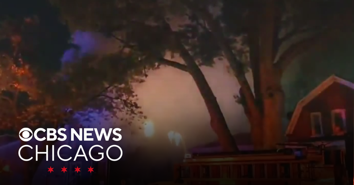 Fire rips through house in Chicago's West Woodlawn neighborhood - CBS ...