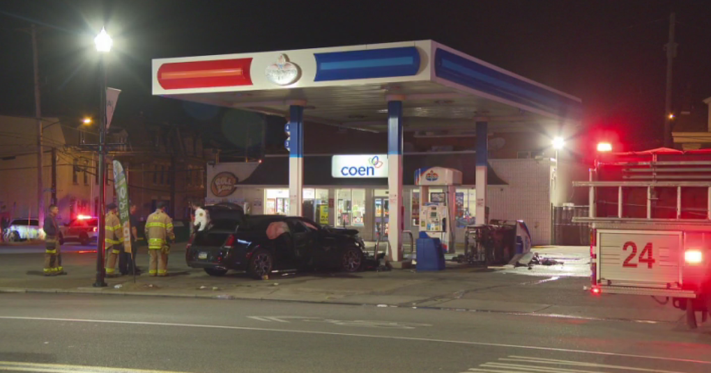 Pittsburgh Police officer hurt in fight after man crashes into South Side gas pump Pittsburgh Police officer hurt in fight after man crashes into South Side gas pump