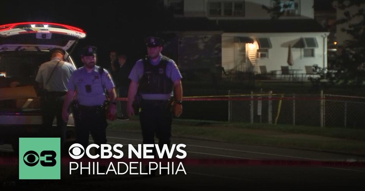 Off-duty Philadelphia police officer shoots and kills man in Northeast Philadelphia