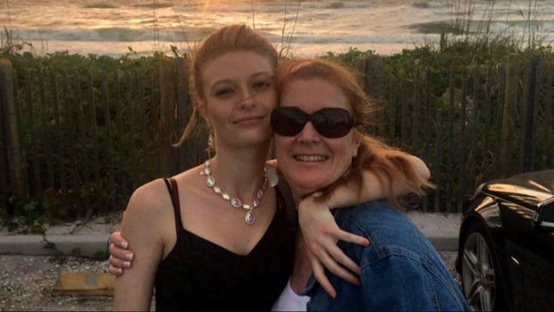 Sarah, left, and Tina Harris