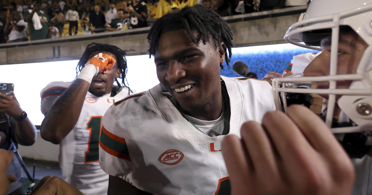 Miami Hurricanes turn around 25-point deficit to beat the California Golden Bears 39-38