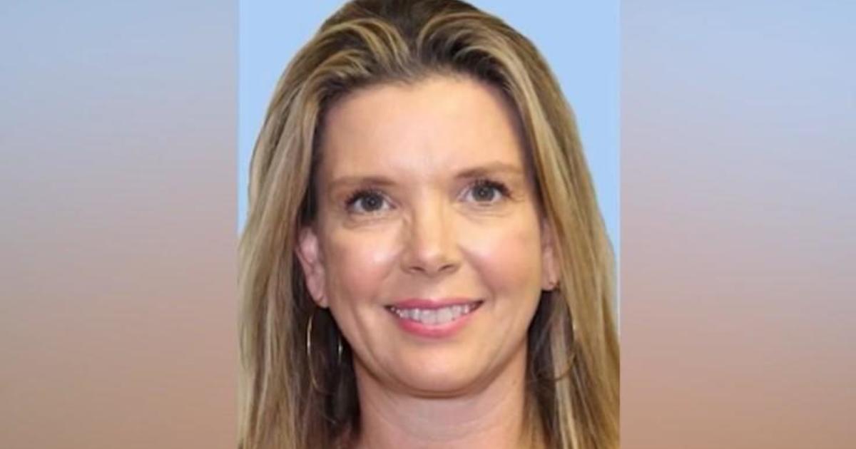 New development in search for missing Texas mother Suzanne Simpson, as husband remains jailed