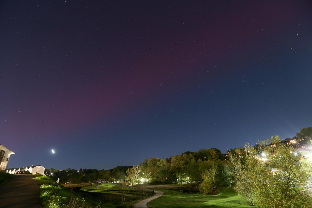 Stunning photos show northern lights across Western Pennsylvania