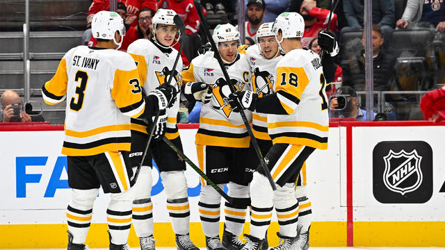 NHL: OCT 10 Penguins at Red Wings 