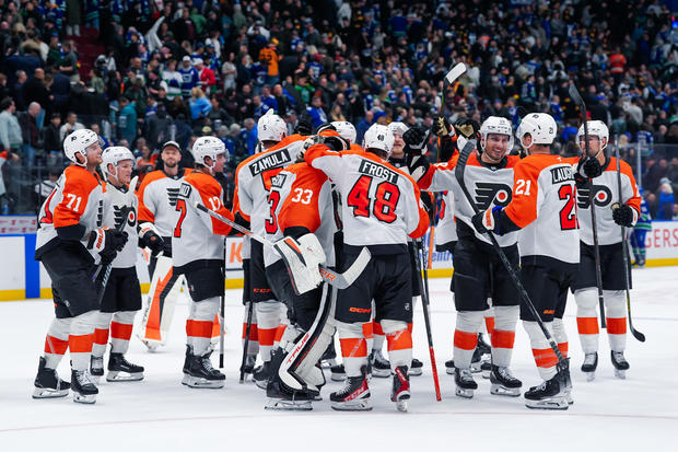 Philadelphia Flyers v Vancouver Canucks 