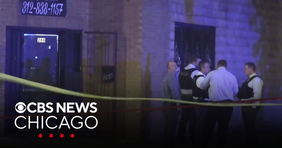 Chicago West Side shooting leaves 1 woman dead, 2 others hurt - CBS Chicago