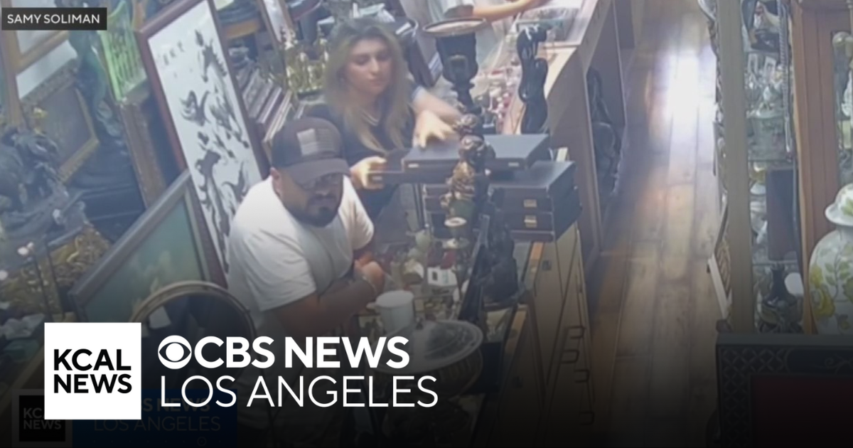 Brazen jewelry theft caught on camera in Orange County - CBS Los Angeles