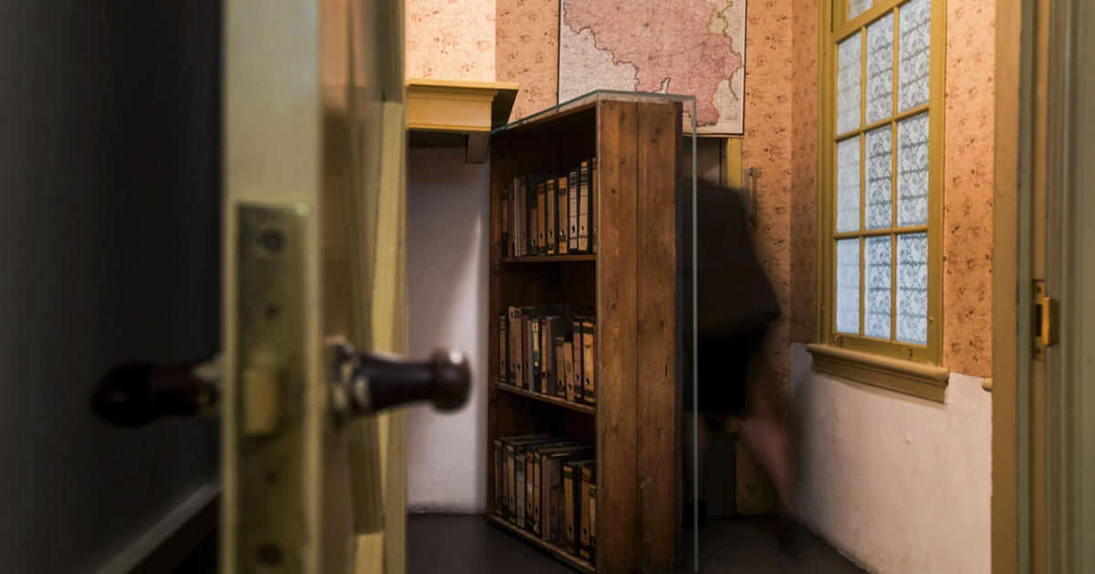 Complete replica of Anne Frank’s hidden outhouse comes to New York