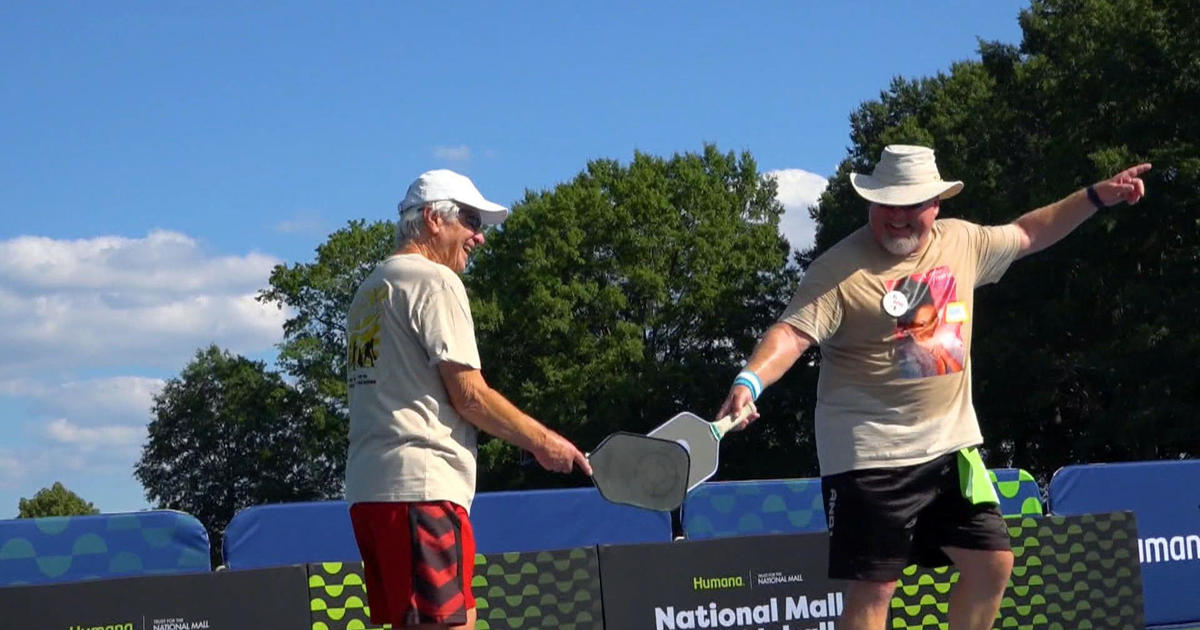 Unlikely friendship blossoms on the pickleball court between two men 25 years apart