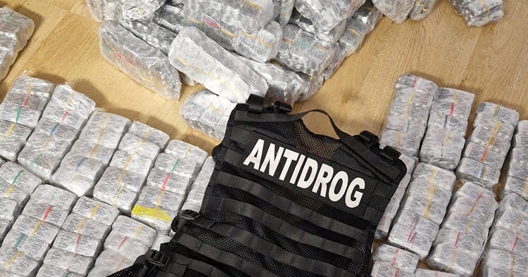 Avrupa'daki büyük uyuşturucu kaçakçılığı baskınında 6 milyondan fazla hap ele geçirildi, 50'ye yakın şüpheli tutuklandı