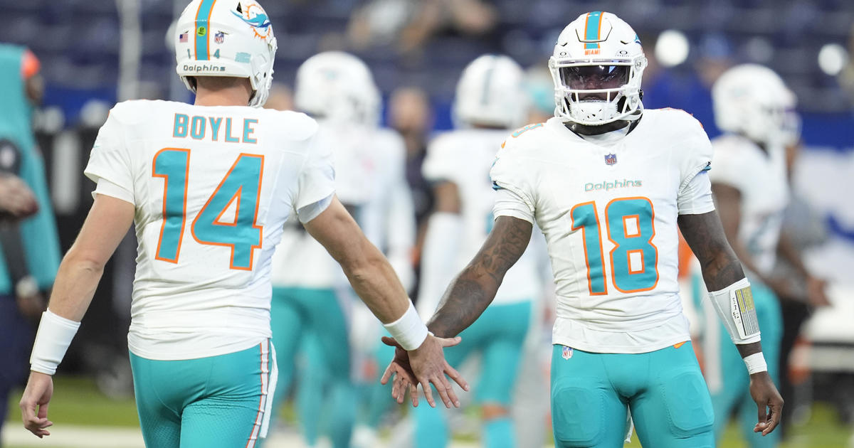 Dolphins quarterback Tyler Huntley injured in third quarter vs. Colts