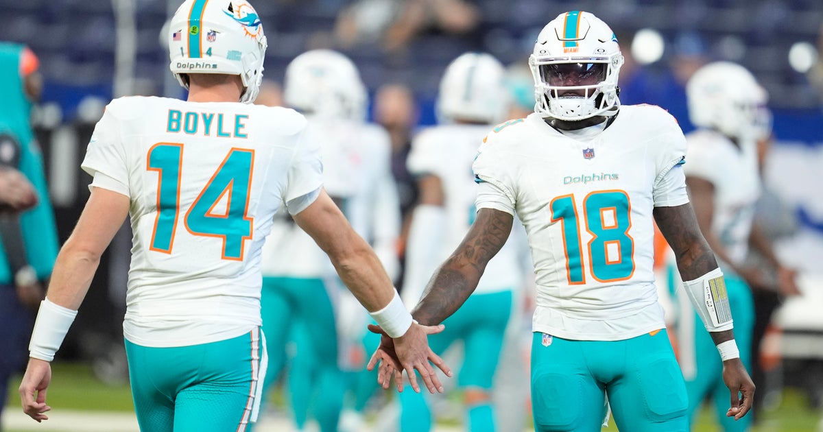 Dolphins quarterback Tyler Huntley injured in third quarter vs. Colts Dolphins quarterback Tyler Huntley injured in third quarter vs. Colts