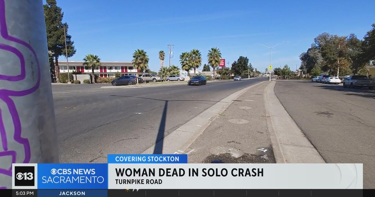 Woman dies in solo crash in Stockton