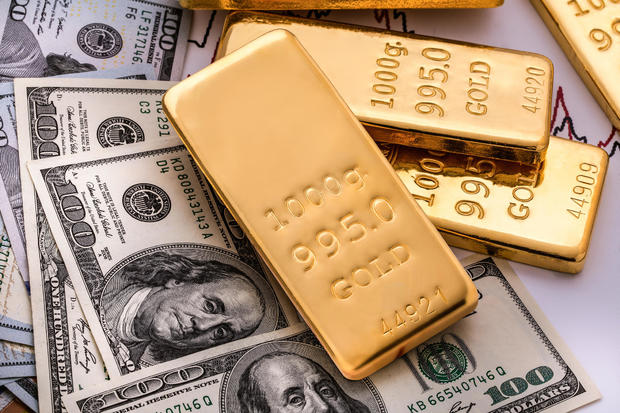 Fine gold bars and bullion bars 