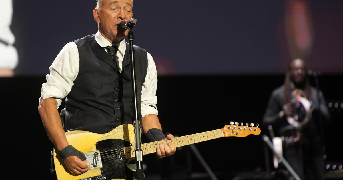 Springsteen Supports Harris with Concert Series