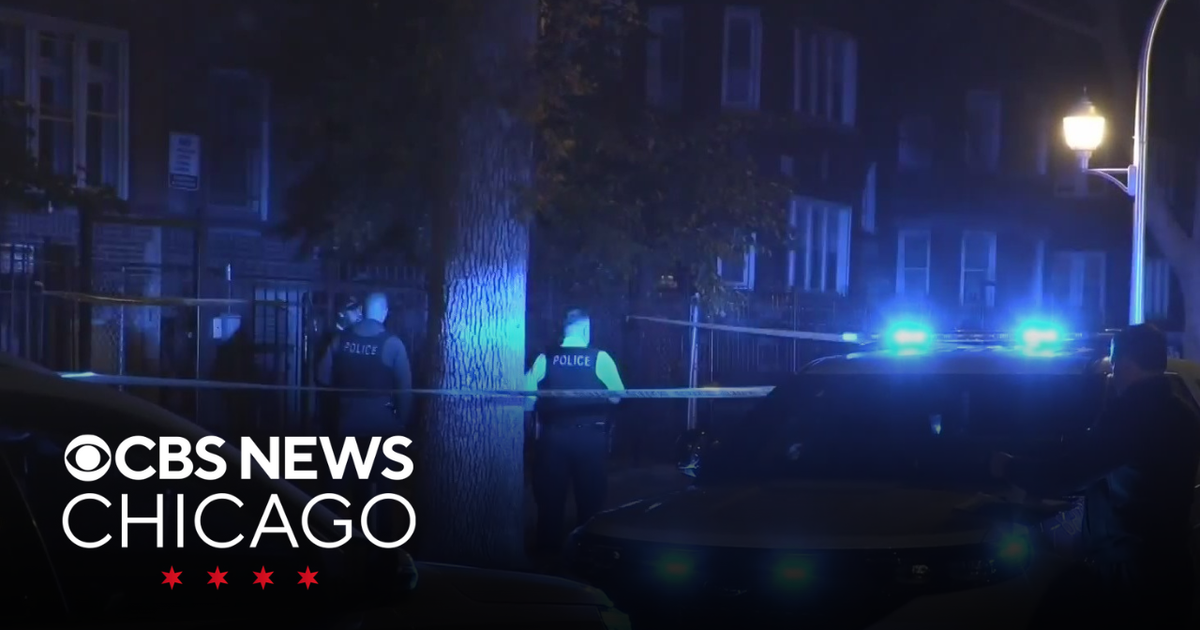 Man found shot to death in Auburn Gresham apartment stairwell - CBS Chicago