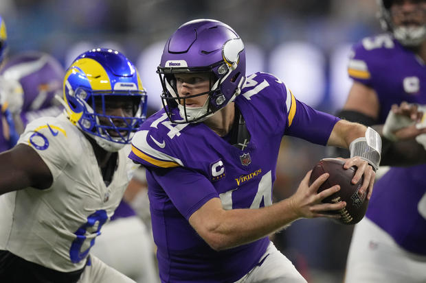 Vikings Rams Football 