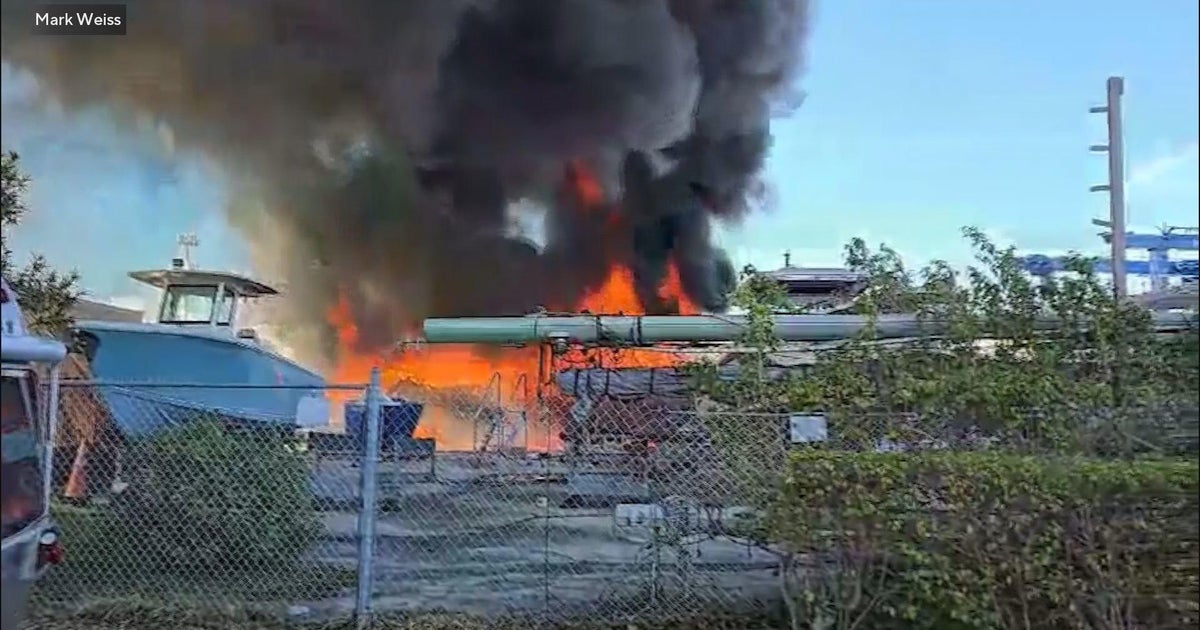 Witnesses shocked by Dania Beach boat explosion that killed man, injured 4 people Witnesses shocked by Dania Beach boat explosion that killed man, injured 4 people