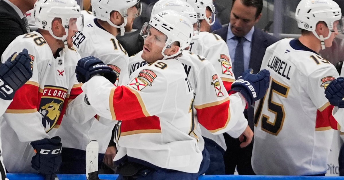 Tkachuk, Bennett help Panthers rally to beat Islanders 6-3 Tkachuk, Bennett help Panthers rally to beat Islanders 6-3